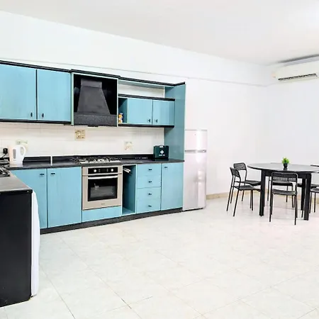 3br Perfect For Families - 2 Min From Seafront Appartamento
